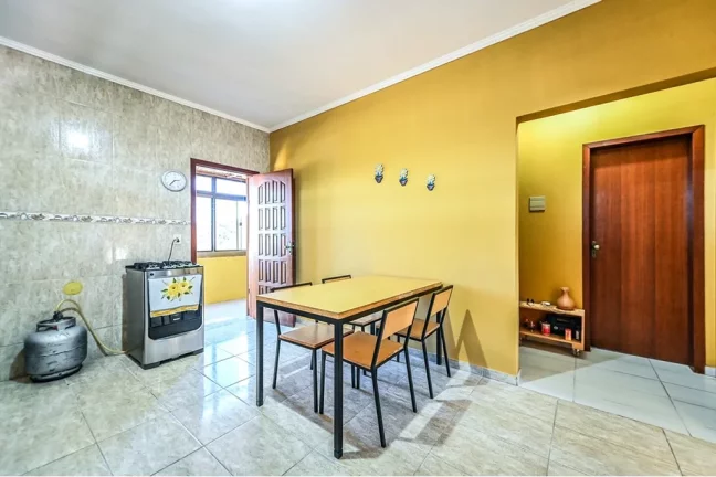 Imagem Casa à venda em Porto Alegre, Agronomia, com 2 quartos, 220m²
