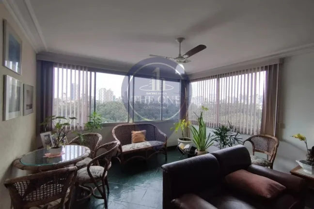 Imagem Luxuoso apartamento à venda na Aclimação, São Paulo-SP: 3 quartos, 1 suíte, 4 salas, 3 banheiros, 1 vaga, 140 m².