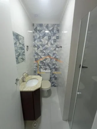 Imagem Apartamento com 40m² com 2 dormitórios, 1 banheiro, sala para dois ambientes, varanda, cozinha com...