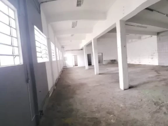 Imagem Aluguel de Galpão Comercial de 996m² em Santo André-SP, Bairro Campestre, 5 Banheiros Inclusos!