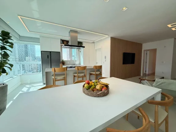 Imagem Apartamento mobiliado com 3 suítes e 2 vagas de garagem em Balneário Camboriú/SC
