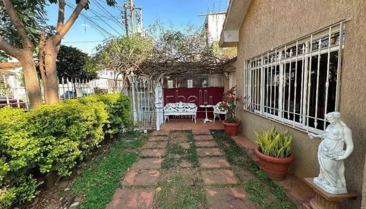 Imagem Casa com área total de 295 M² e 170M² de área construída, com 3 dormitórios sendo 1 suíte, 3 ...