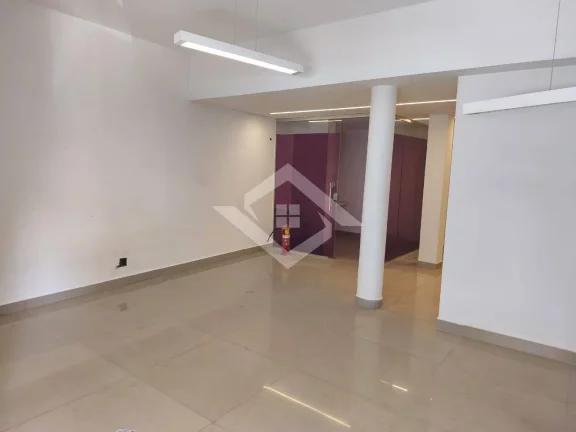 Imagem Loja Comercial de 80m² – Pronta para o Seu Negócio na Rua Aurelino Leal.