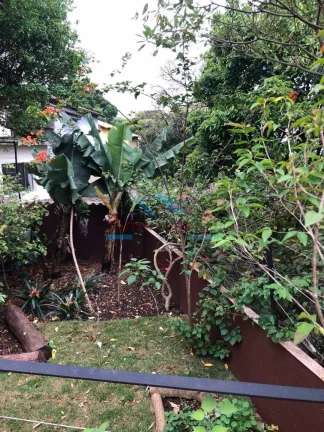 Imagem Sobrado com 4 dorm. (1 suíte) + 2 vagas e Piscina- Instituto de Previdência