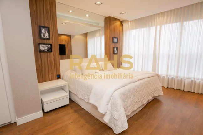 Imagem Cobertura Duplex com incríveis 500 m² privativos e 4 vagas de garagem. A cobertura conta com ampla...