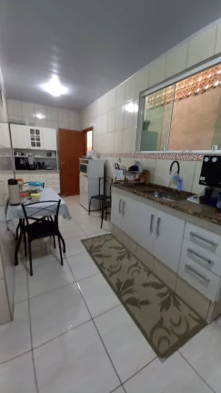 Imagem Vendo esta linda casa com quintal em Nova Friburgo.