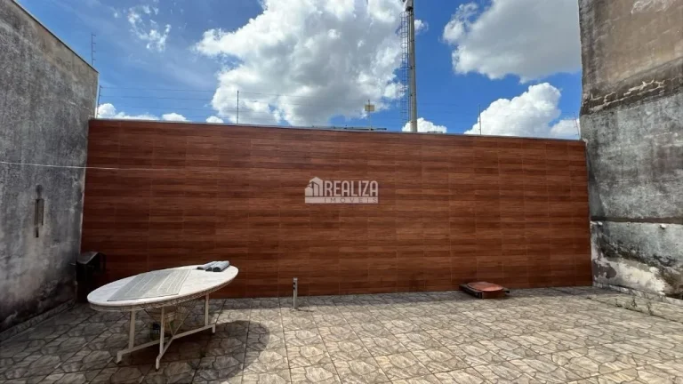 Imagem Casa à venda no bairro Quinta Boa Esperança, Uberaba: 3 dormitórios, suíte, garagem