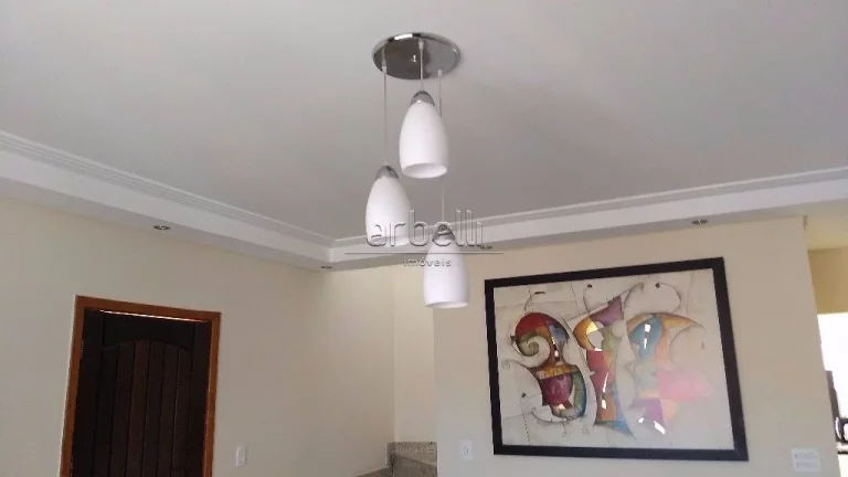 Imagem Sobrado com 200 metros quadrados aproximadamente, com três dormitórios, dois banheiros com aqueced...