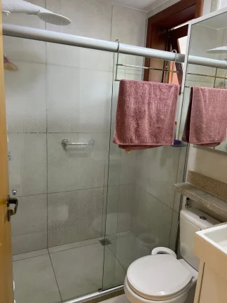 Imagem Apartamento com churrasqueira e quadra poliesportiva em condomínio fechado na Praia do Forte, Mata de São João