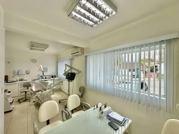 Imagem Sobrado COMERCIAL - 6 salas, recepção, 2 vagas - próx. ao Portal do Morumbi