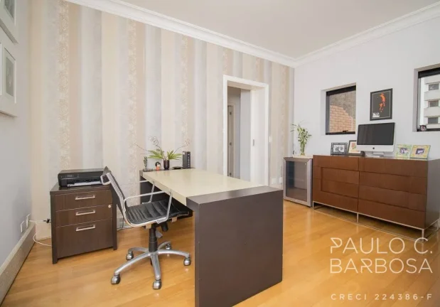 Imagem Apartamento amplo com 3 suítes, living com janelões - 4 vagas - 247m²