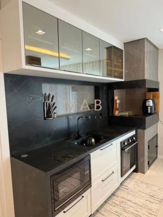 Imagem Imponente Casa de Luxo em Condomínio nos Ingleses, Florianópolis-SC: 5 quartos, 3 suítes, 3 salas, 5 banheiros, 424m² de área.