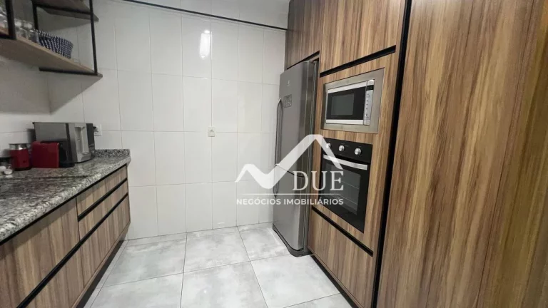 Imagem Lindo Apartamento à venda 2 quartos com dependência no Embaré em Santos