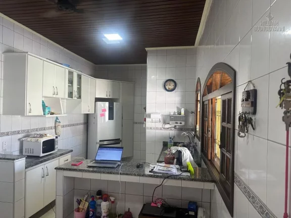 Imagem BELISSIMA CASA NO CANTO DO FORTE A 700M DA PRAIA!