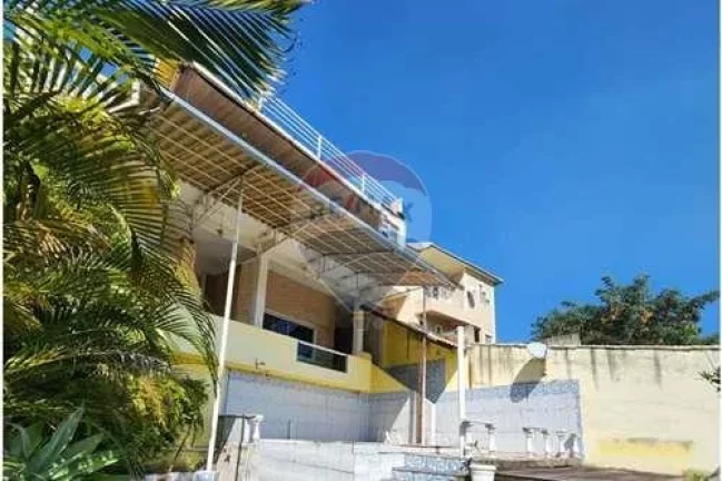 Imagem Casa com 2 quartos à venda em Jardim Sulacap, Rio de Janeiro - RJ