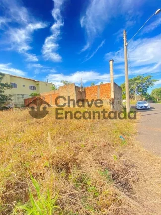 Imagem Terreno com construcao iniciada e projeto aprovado.