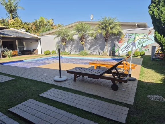 Imagem Casa térea à venda com 3 quartos, sendo 2 suítes, em Condomínio Flamboyant-B, Atibaia - SP