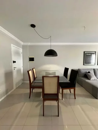 Imagem Apartamento com 3 dormitórios sendo 1 suíte e 2 vagas de garagem - Centro de Balneário Camboriú