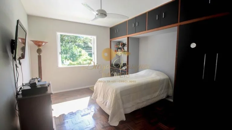 Imagem Casa em Condomínio para Venda em Teresópolis / RJ no bairro Comary