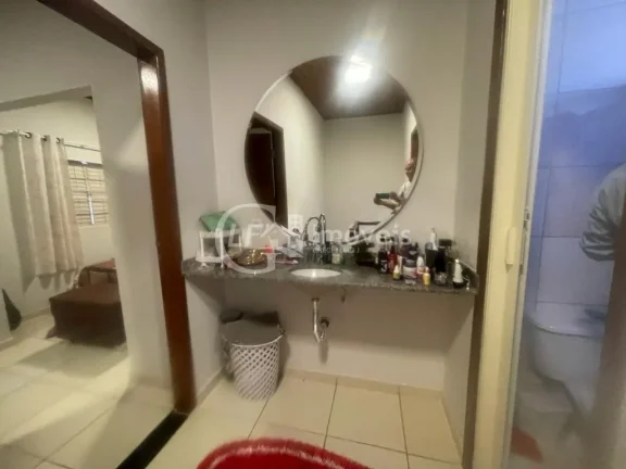 Imagem Imperdível oportunidade de adquirir casa com 2 quartos, 2 salas, 2 banheiros e garagem na Vila Taveirópolis, Campo Grande-MS!