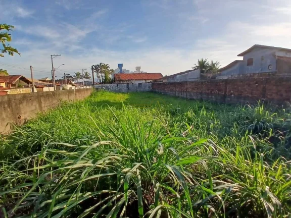 Imagem Terreno plano e murado de esquina – 383 m² a apenas 100 m da praia