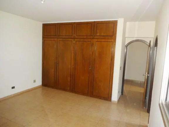 Imagem Apartamento amplo muito bem localizado no Centro com excelente estrutura, com 3 quartos, todos com a...