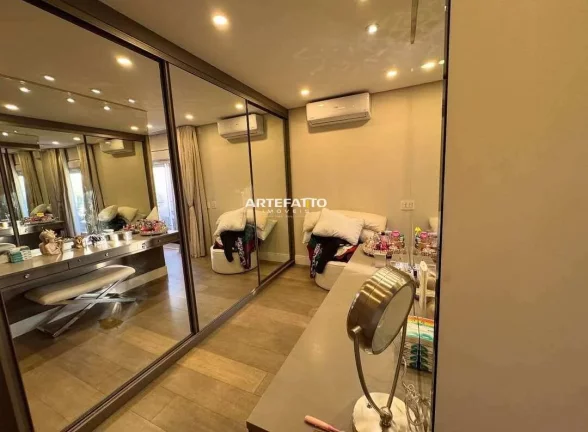 Imagem Casa à venda, com 3 quartos, 1028m2