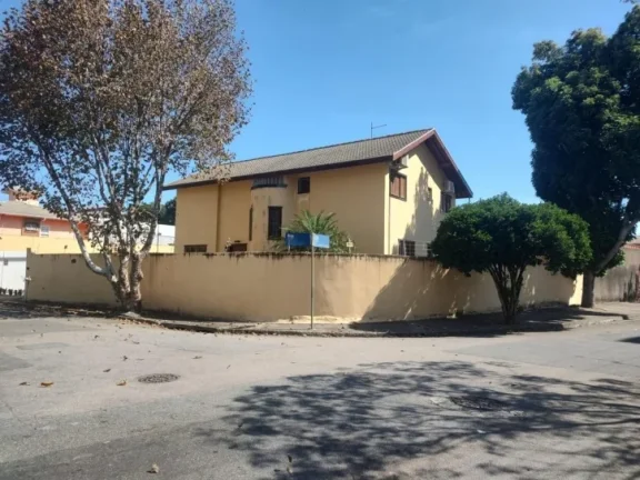 Imagem Casa Sobrado, 5 dormitórios ( 2 suítes), 6 vagas - Jardim Alvorada - Sjc.
