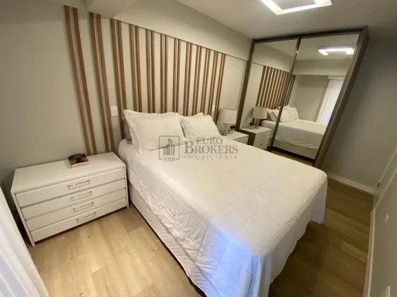Imagem Apartamento com 4 dormitórios à venda em prédio Frente Mar no centro de Balneári