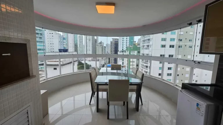 Imagem Aparta quadra mar 3 suítes sendo 1 com sacada e vista para o mar e 2 vagas, Balneário Camboriú/SC
