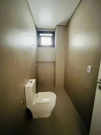 Imagem Casa alto padrão com 3 suítes sendo 1 master e 5 vagas - América | Joinville/SC