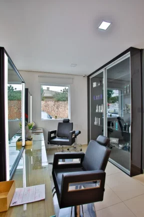 Imagem Imóvel Comercial de Alto Padrão no Jardim do Mar, São Bernardo do Campo - 288m², 19 Salas, 4 Banheiros e 3 Vagas de Garagem