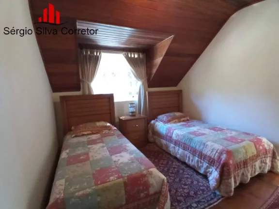 Imagem Casa a Venda com 04 Suítes em Condomínio Fechado.