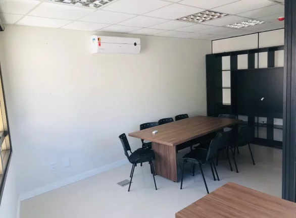 Imagem Sala Comercial para Venda em Florianópolis / SC no bairro Centro