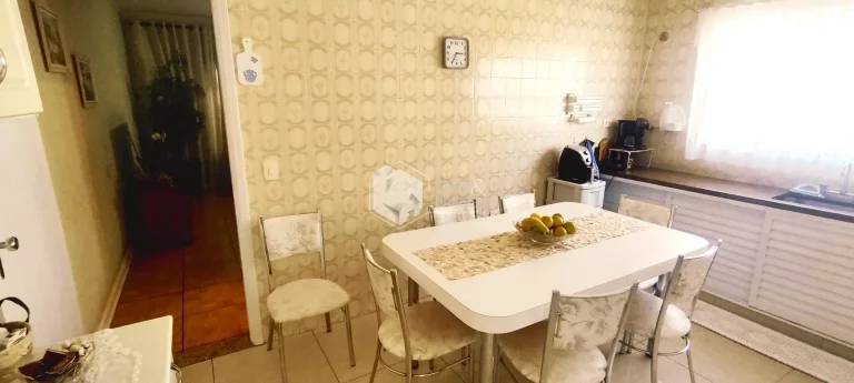 Imagem (SOBRADO + 1 CASA) COM 216M² COM 2 AMPLOS DORMITÓRIOS, ÁREA GOURMET E 3 VAGAS DE AUTO COM PORTÃO AUTOMÁTICO. LAUZANE PAULISTA, SÃO PAULO, SP