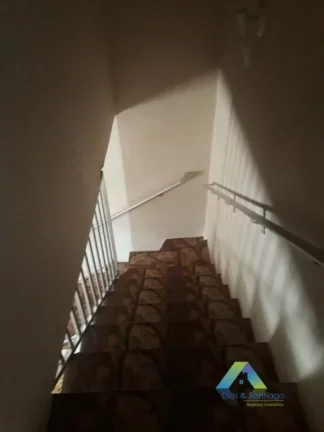 Imagem Sobrado com 2 dormitórios em São Caetano. Venha conhecer! Agende já sua visita!
