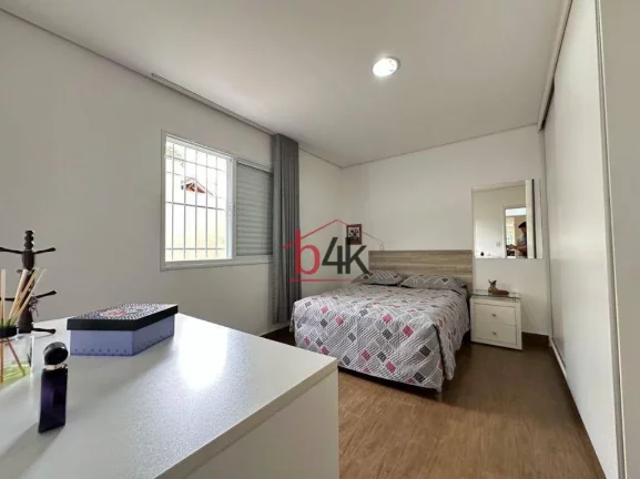 Imagem Casa à venda com 3 suites na Vila Sonia - Jardim Jussara.