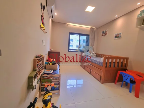 Imagem Apartamento de luxo à venda em Santos-SP, 3 suítes, 2 banheiros, 2 vagas demarcadas, 177m² no Boqueirão! R$1.800.000