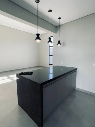 Imagem Casa com 3 quartos, sendo 01 suíte, 154 m², à venda por R$ 700.000