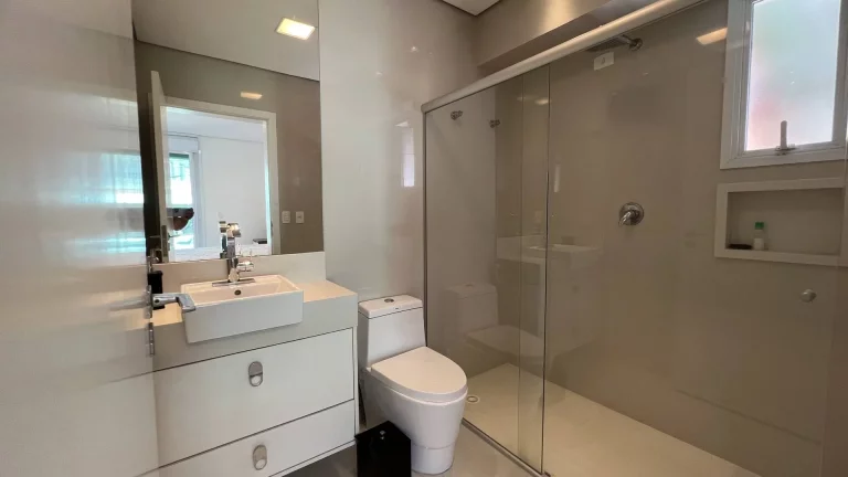 Imagem Casa Moderna e Decorada á venda na Riviera - Módulo 5