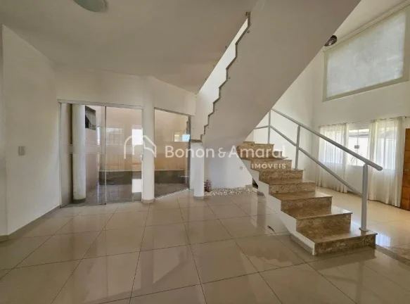 Imagem **Casa à Venda no Condomínio Colina dos Coqueiros, Valinhos**

Essa encantadora casa está localiz...