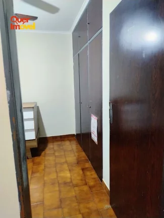 Imagem Casa à venda em Ribeirão Preto-SP, Vila Mariana: 3 quartos, 1 suíte, 2 salas, 4 banheiros, 2 vagas de garagem, 225 m².