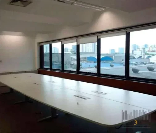 Imagem Sala comercial para locação na Lapa São Paulo SP com vão livre, 4 banheiros e 7 vagas de garagem e 419m²