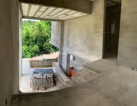 Imagem Sobrado em fase de construção, será entregue no estado em que se encontra. O terreno possui 300 m...