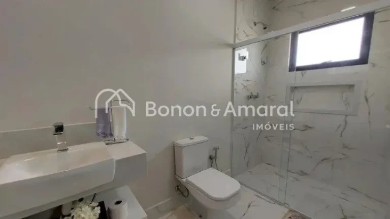 Imagem Apresentamos uma casa encantadora, ideal para criar momentos inesquecíveis com sua família. Com um...