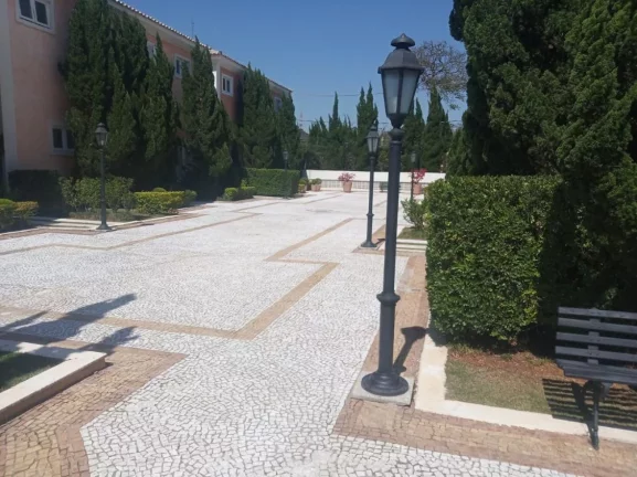 Imagem Casa de Condomínio com 4 Quartos para alugar, 475m² -Jd Leonor