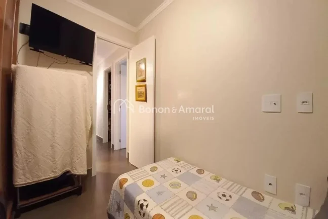 Imagem Este apartamento de 3 dormitórios, sendo 1 suíte, e 3 banheiros oferece conforto e praticidade par...