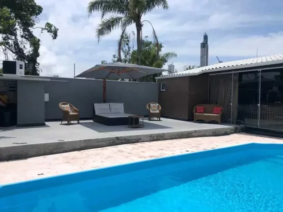 Imagem Casa mobiliada com 2 suítes e 2 vagas de garagem na Barra em Balneário Camboriú