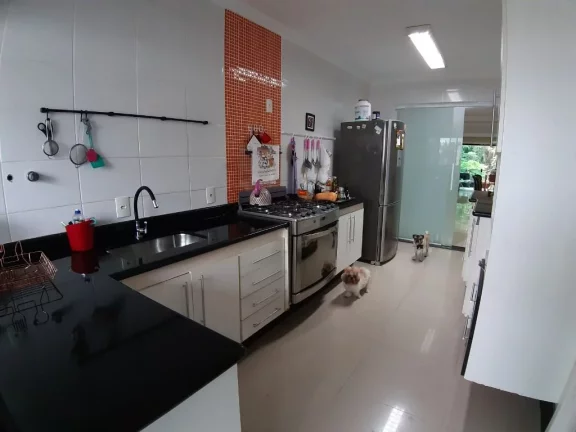 Imagem PITANGUEIRAS - APTO MOBILIADO, 3 SUITES.