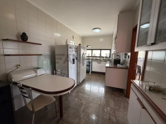 Imagem Locação em Condomínio de Alto Padrão em Indianópolis, São Paulo-SP: 3 Quartos, 1 Suíte, 2 Salas, 3 Banheiros, 4 Vagas, 154m².